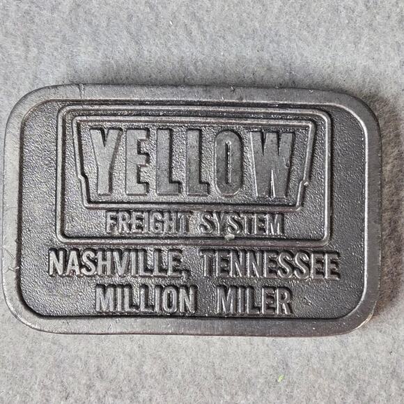 Yellow Freight System Belt Buckle Nashville Tennessee Million Miler Hit Line USA - Picture 1 of 4